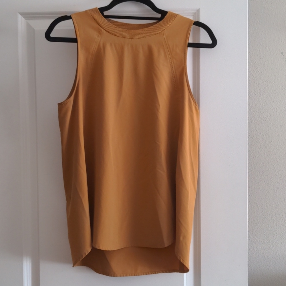 Athleta gold sleeveless tank EUC